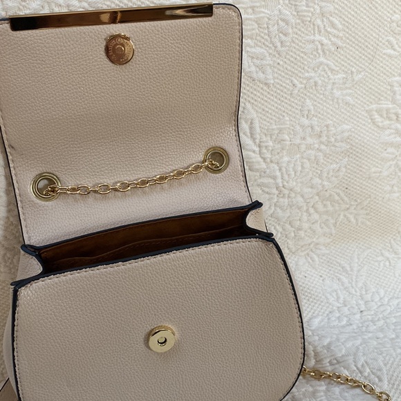 Pebbled Crossbody Purse - Picture 4 of 15